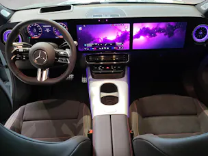 MERCEDES-BENZ CLA 350 AMG Line 4M EQ