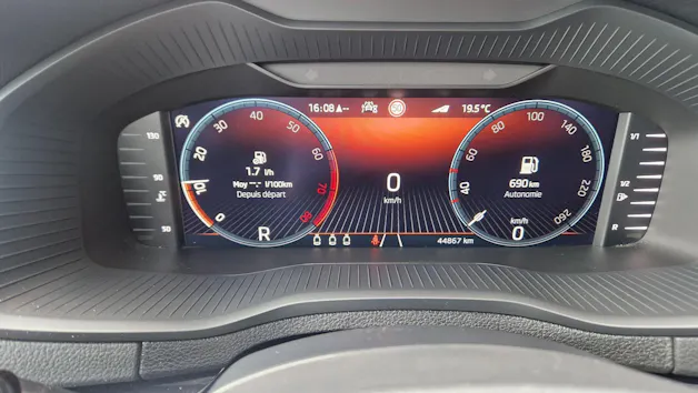 SKODA Karoq 1.5 TSI SportLine DSG