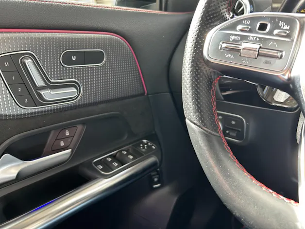 MERCEDES-BENZ EQA 350 AMG Line 4Matic