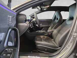 MERCEDES-BENZ A 250 AMG Line 4M W177