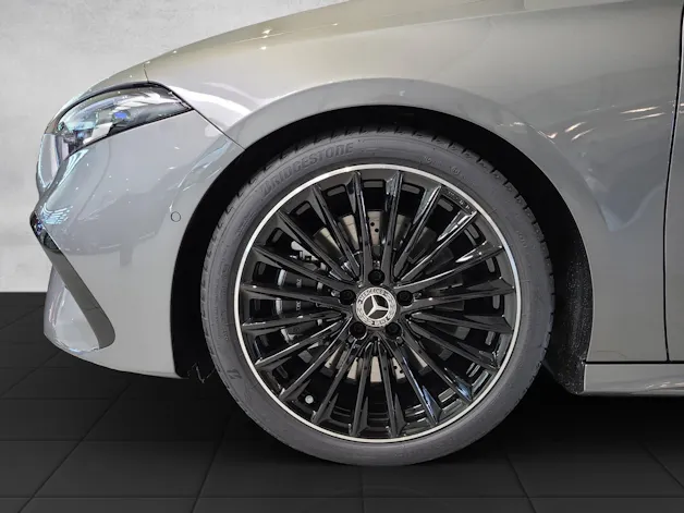 MERCEDES-BENZ A 250 AMG Line 4M W177