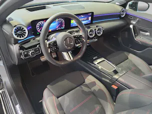 MERCEDES-BENZ A 250 AMG Line 4M W177