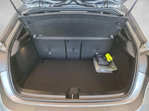 MERCEDES-BENZ A 250 AMG Line 4M W177