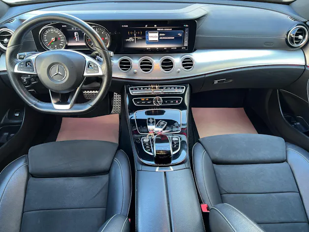 MERCEDES-BENZ E 220 d Swiss Star AMG Line 4Matic 9G-Tronic