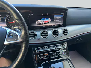 MERCEDES-BENZ E 220 d Swiss Star AMG Line 4Matic 9G-Tronic