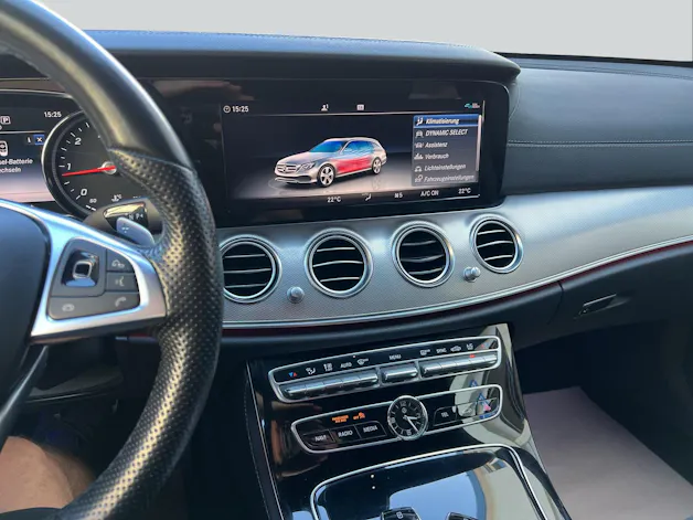 MERCEDES-BENZ E 220 d Swiss Star AMG Line 4Matic 9G-Tronic