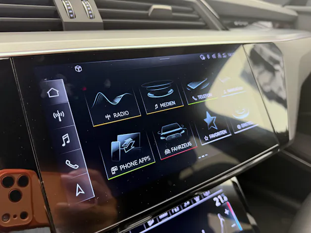 AUDI e-tron S quattro