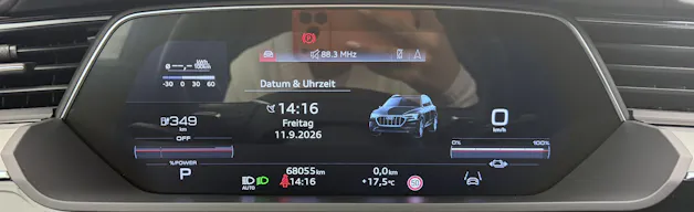 AUDI e-tron S quattro