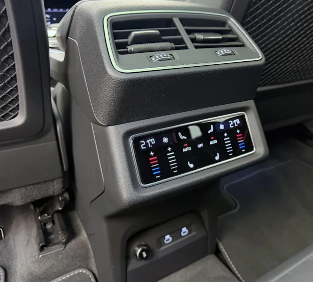 AUDI e-tron S quattro