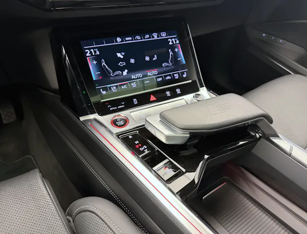 AUDI e-tron S quattro