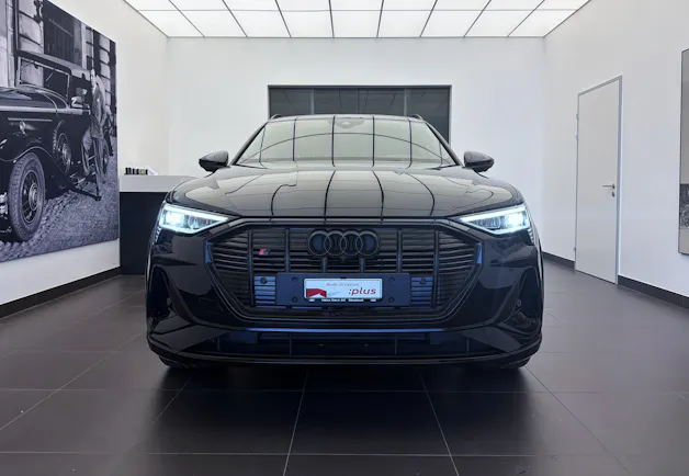 AUDI e-tron S quattro
