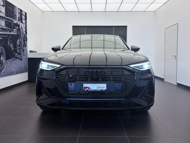 AUDI e-tron S quattro