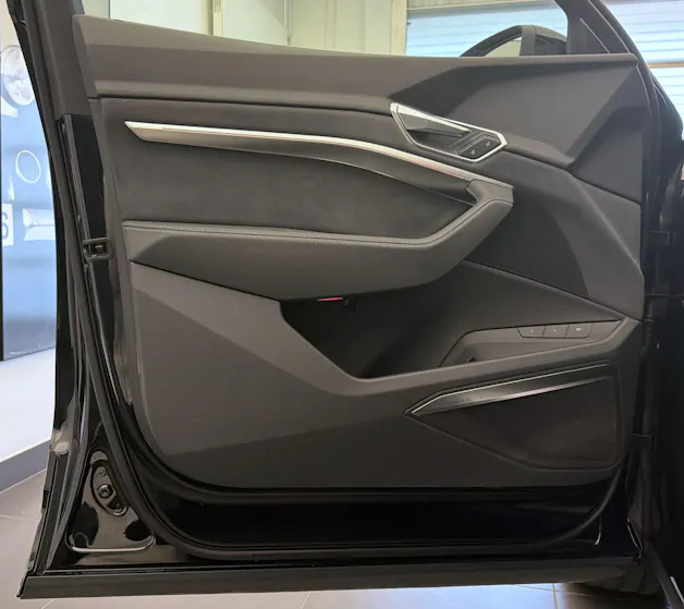 AUDI e-tron S quattro