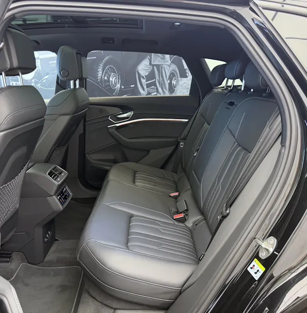 AUDI e-tron S quattro