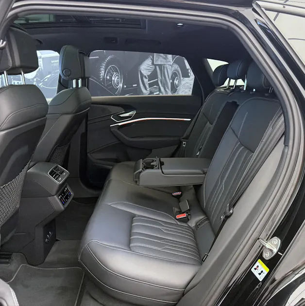 AUDI e-tron S quattro