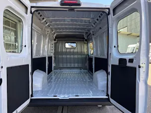 FIAT Ducato 35 L3H2 verglast