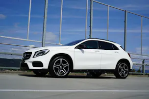 MERCEDES-BENZ GLA 250 AMG LINE NIGHT 4MATIC 7G-DCT l 211 PS