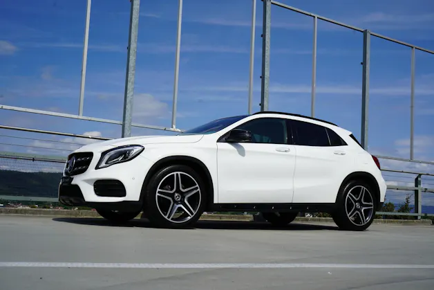 MERCEDES-BENZ GLA 250 AMG LINE NIGHT 4MATIC 7G-DCT l 211 PS