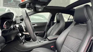 MERCEDES-BENZ GLA 250 AMG LINE NIGHT 4MATIC 7G-DCT l 211 PS