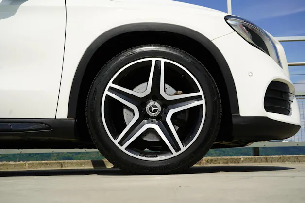 MERCEDES-BENZ GLA 250 AMG LINE NIGHT 4MATIC 7G-DCT l 211 PS