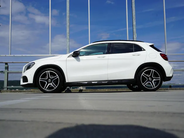 MERCEDES-BENZ GLA 250 AMG LINE NIGHT 4MATIC 7G-DCT l 211 PS