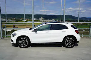 MERCEDES-BENZ GLA 250 AMG LINE NIGHT 4MATIC 7G-DCT l 211 PS