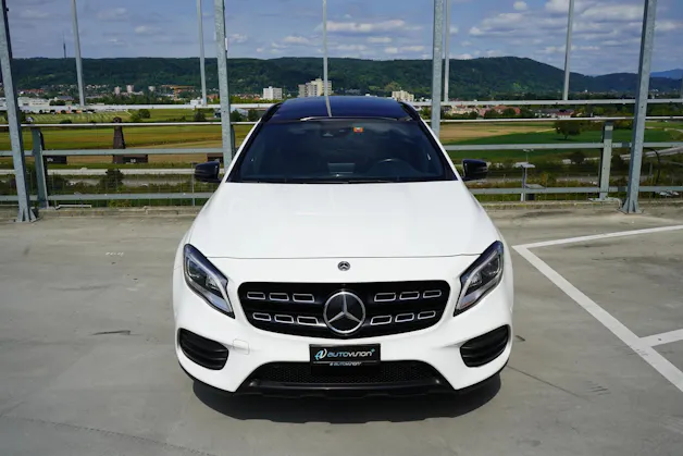 MERCEDES-BENZ GLA 250 AMG LINE NIGHT 4MATIC 7G-DCT l 211 PS