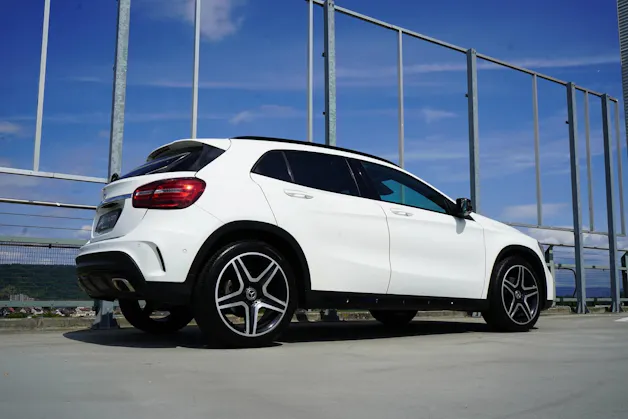MERCEDES-BENZ GLA 250 AMG LINE NIGHT 4MATIC 7G-DCT l 211 PS
