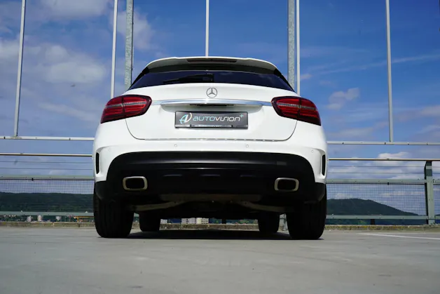 MERCEDES-BENZ GLA 250 AMG LINE NIGHT 4MATIC 7G-DCT l 211 PS