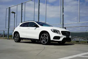 MERCEDES-BENZ GLA 250 AMG LINE NIGHT 4MATIC 7G-DCT l 211 PS