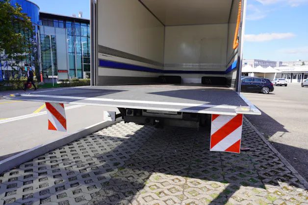 VW Crafter 35 2.0 BiTDI Hebebuhne Champion L4 A