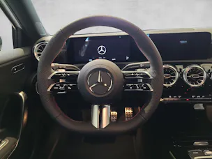 MERCEDES-BENZ A 250 AMG Line 4M W177