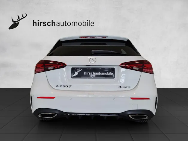 MERCEDES-BENZ A 250 AMG Line 4M W177