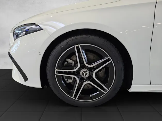 MERCEDES-BENZ A 250 AMG Line 4M W177