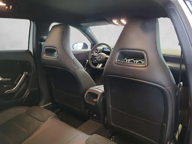 MERCEDES-BENZ A 250 AMG Line 4M W177