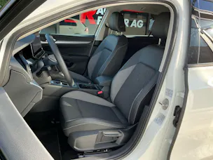 VW Golf 1.5 TSI eHYBRID 204 PS *** ELEKTRISCHE REICHWEITE 140KM ***