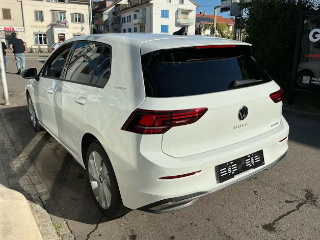 VW Golf 1.5 TSI eHYBRID 204 PS *** ELEKTRISCHE REICHWEITE 140KM ***