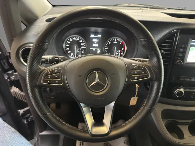 MERCEDES-BENZ Vito 116 CDI L Select Tourer / DISTRONIC / Standheizung / MSI+