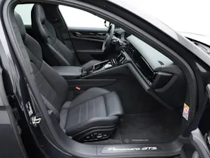 PORSCHE Panamera GTS