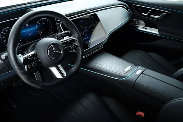 MERCEDES-BENZ E 220 d AMG Line 4M Limousine W214
