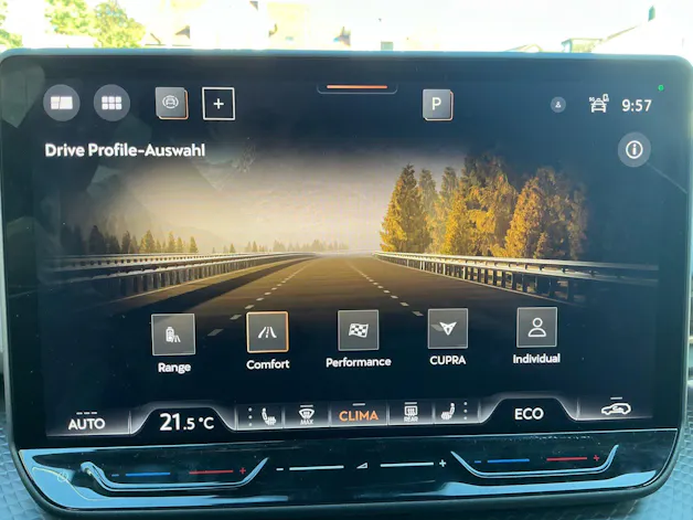 CUPRA Raval 211 PS ENDURANCE LAUNCH EDITION DYNAMIC PLUS PLASMA