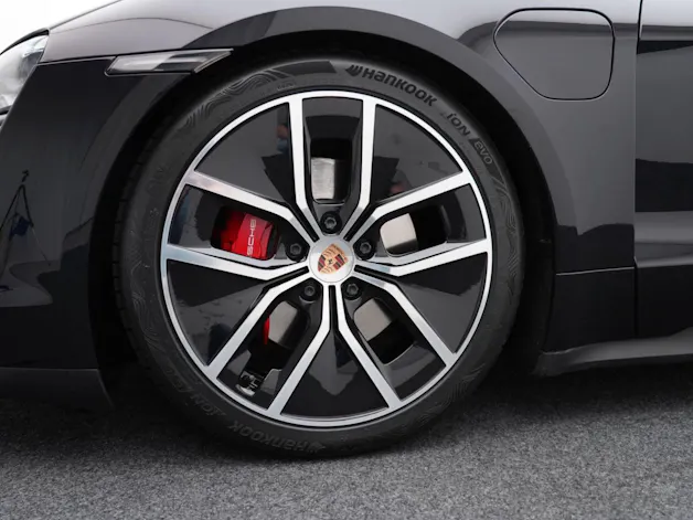 PORSCHE Taycan 4S