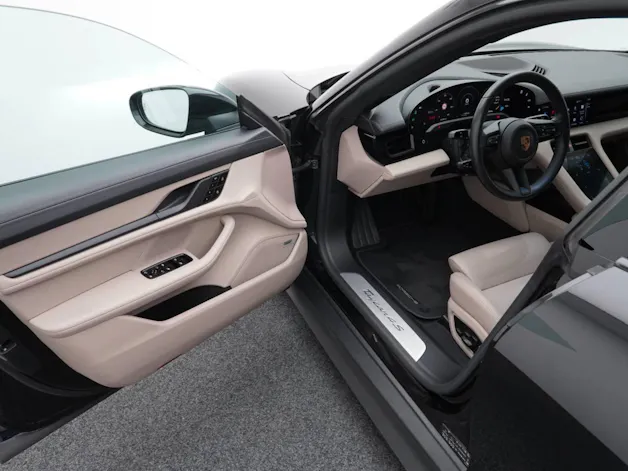 PORSCHE Taycan 4S