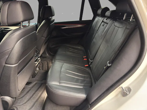 BMW X5 xDrive 30d Steptronic / Panorama-Dach / M-Paket / DISTRONIC