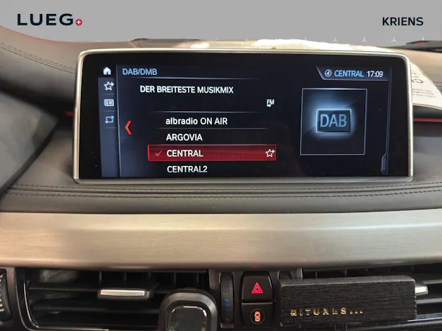 BMW X5 xDrive 30d Steptronic / Panorama-Dach / M-Paket / DISTRONIC