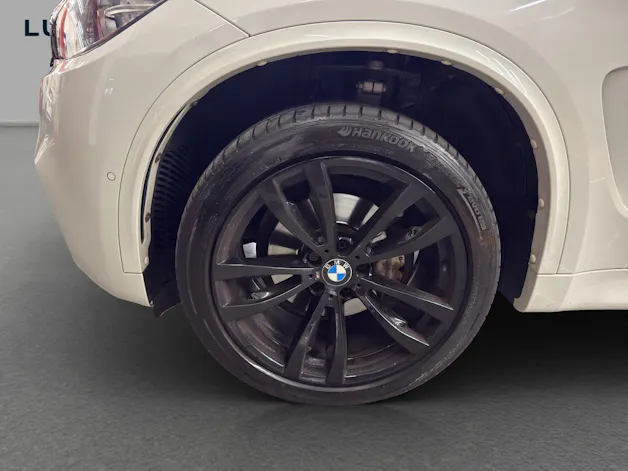 BMW X5 xDrive 30d Steptronic / Panorama-Dach / M-Paket / DISTRONIC