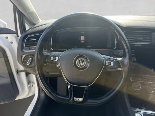 VW Golf 1.5 TSI EVO High