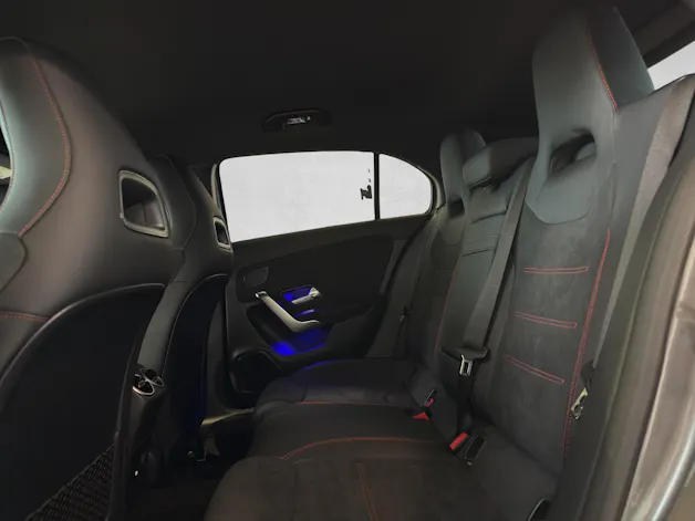 MERCEDES-BENZ A 250 AMG Line 4M W177