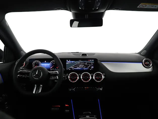 MERCEDES-BENZ GLA 200 Night Star 7G-D