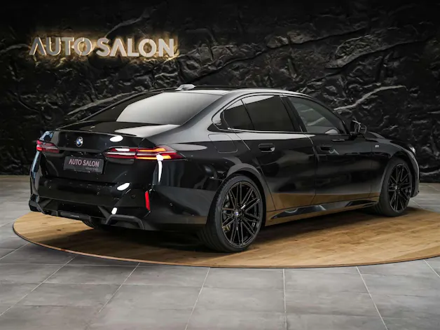 BMW 520i M Sport Steptronic *ALL BLACK*21" Felgen*Werksgarantie*